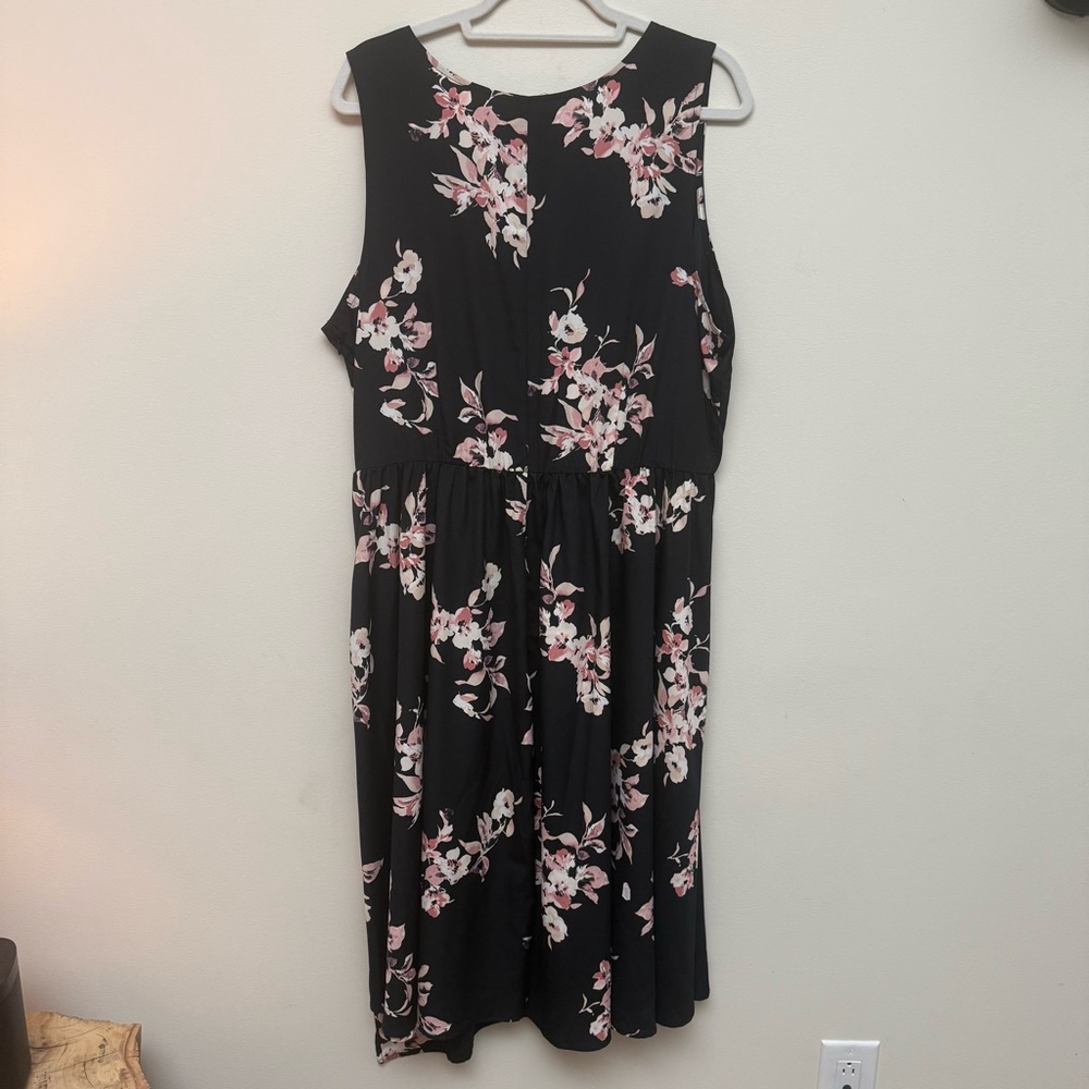 Lane Bryant NWT Floral Dress - Picture 7 of 9